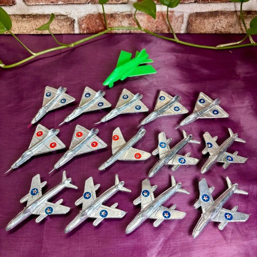 Lot of 15 Plastic Jets Toy Airplane, Used